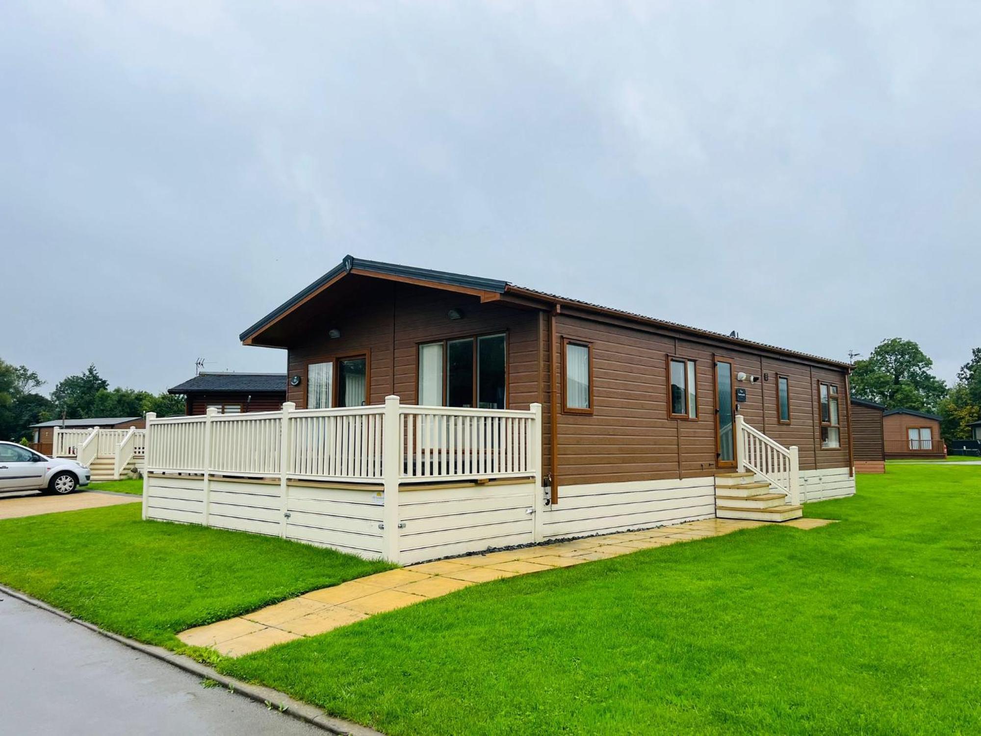 Rowan Lodge With Hot Tub Malton Exterior photo